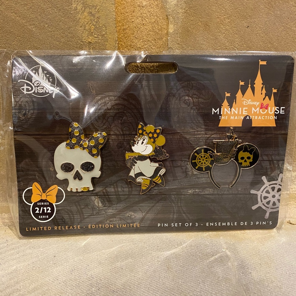 Disney Main attraction pirate pin set